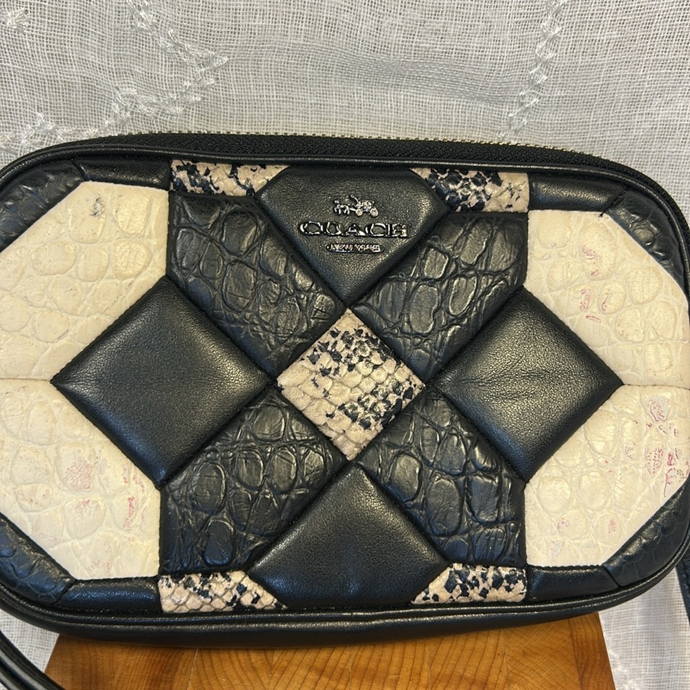 Coach compact cross body shoulder pocketbook - Picture 5 of 16